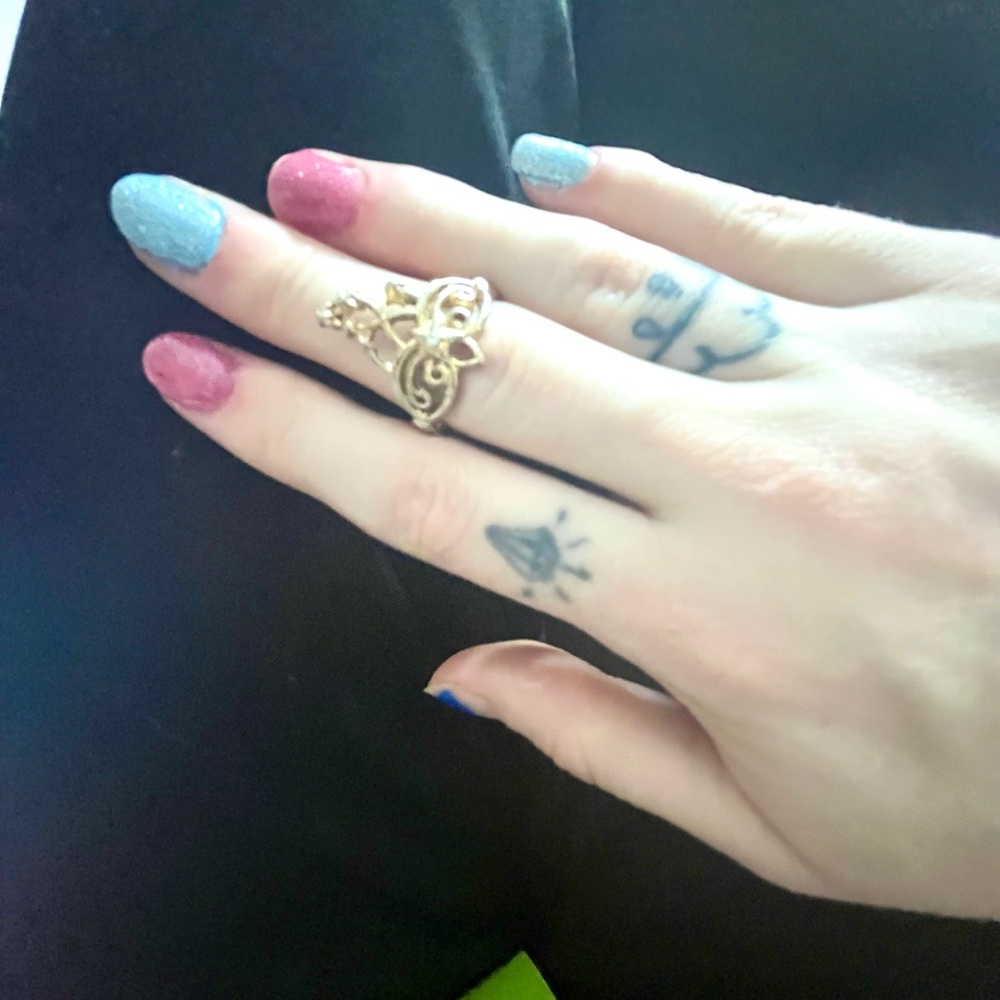 Elegant Gold Women's Ring